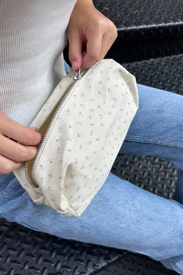 Accessories Floral Travel Bag Brandy Melville BAGS and BACKPACKS