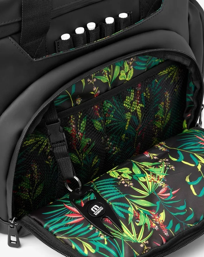 Accessories Luggage and Backpacks TravisMathew CART JOCKEY TOTE COOLER BAG Black Accessories Luggage and Backpacks TravisMathew CART JOCKEY TOTE COOLER BAG Black