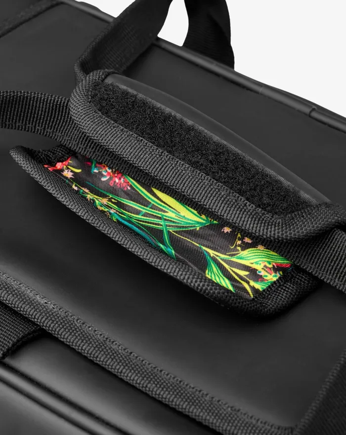 Accessories Luggage and Backpacks TravisMathew CART JOCKEY TOTE COOLER BAG Black Accessories Luggage and Backpacks TravisMathew CART JOCKEY TOTE COOLER BAG Black