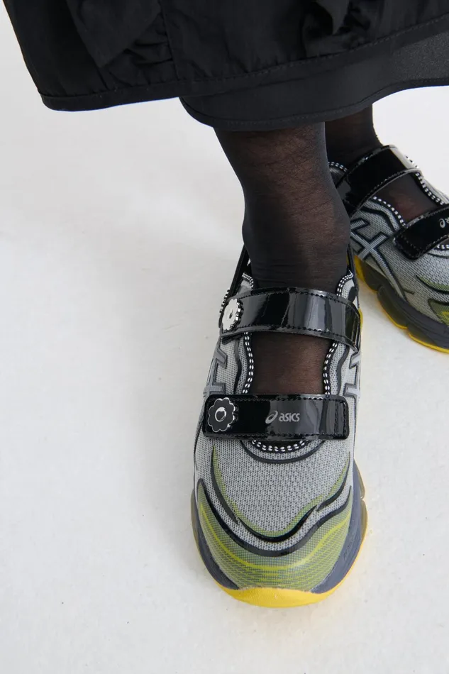 Cecilie Bahnsen Shoes Women CECILIE BAHNSEN X ASICS GEL QUANTUM360 VIII TRAINERS Blackyellow