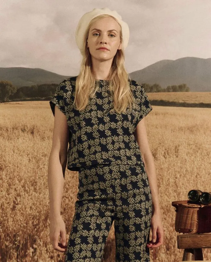 Collection The Great The Wander Top Navy Scattered Daisy