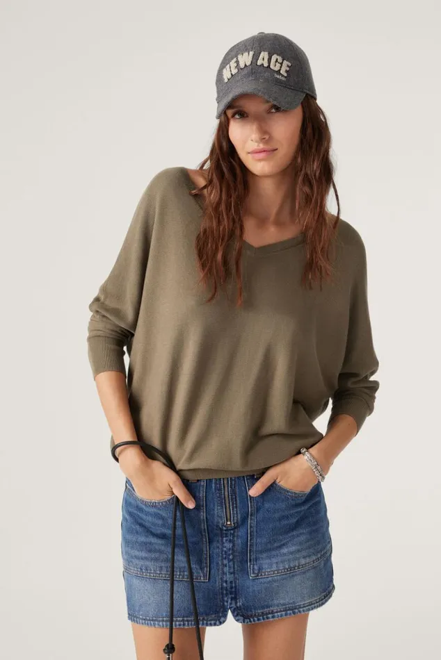 ElsyLooseFitting Sweater Clothing Baandsh Sweaters and Cardigans