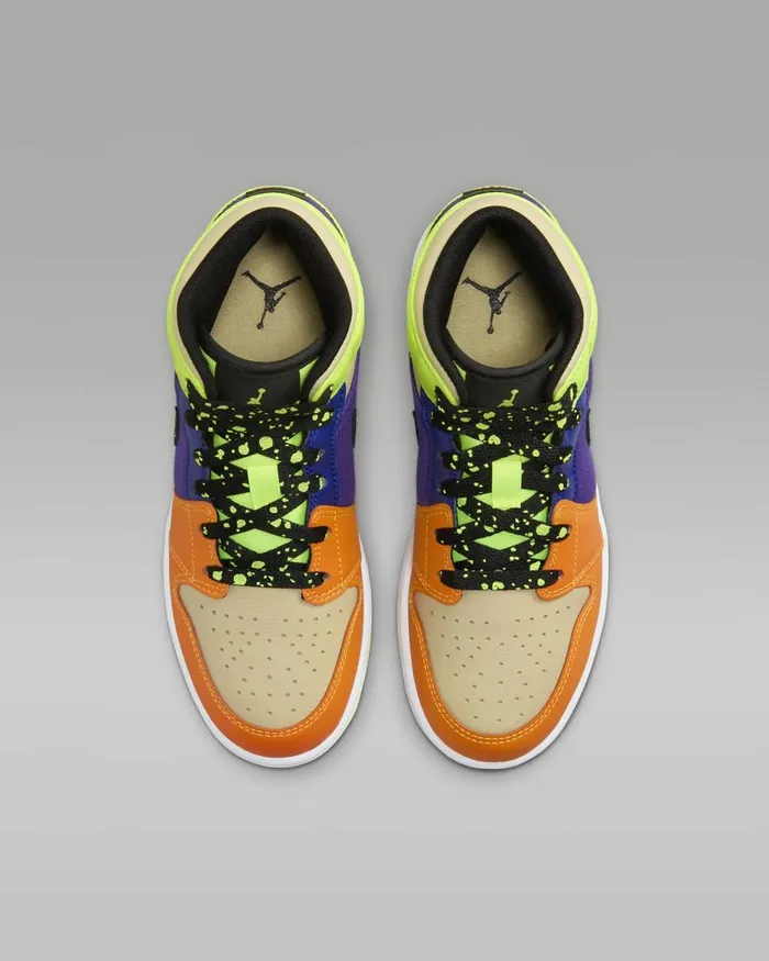 Kids Nike Jordan Air Jordan 1 Mid SE Voltvivid Orangeteam Goldblack