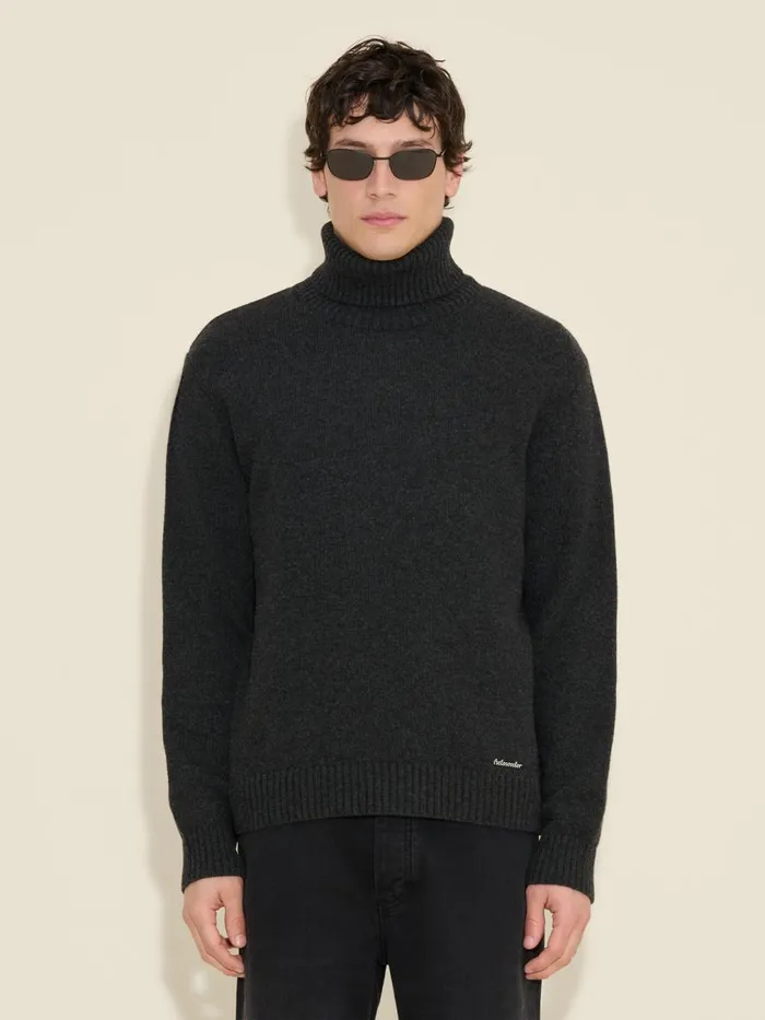 Knitwear Men Holzweiler M Lambswool Knit Turtle Dk Grey