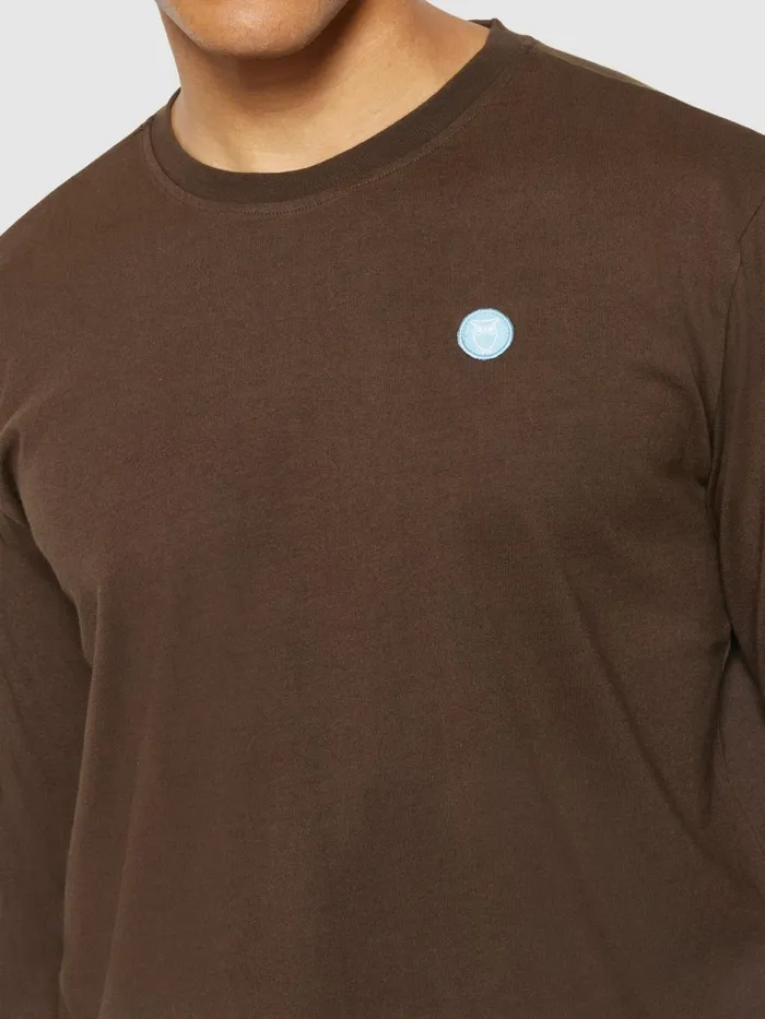 KnowledgeCotton Apparel Long Sleeves Badge Long Sleeve Demitasse brown 8211 Men