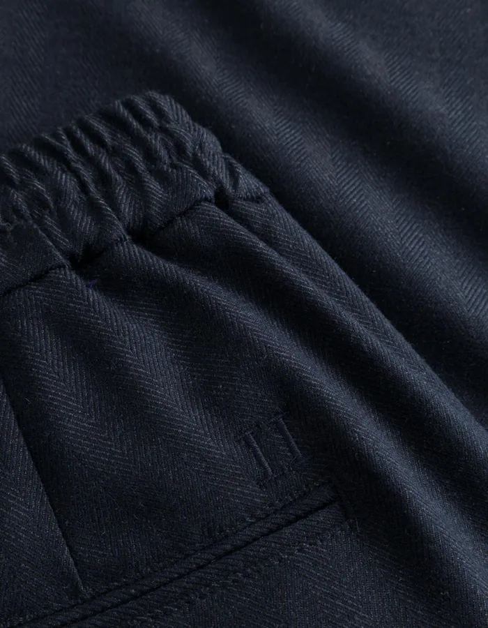 Men Como Herringbone Tapered Drawstring Pants 8211 Dark NavyDark Grey Melange Les Deux Pants