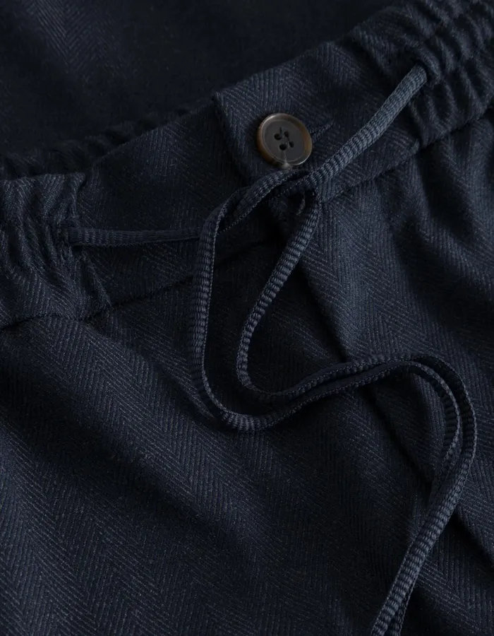 Men Como Herringbone Tapered Drawstring Pants 8211 Dark NavyDark Grey Melange Les Deux Pants