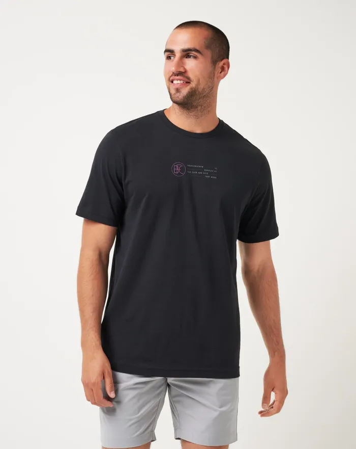 Men Tees TravisMathew BURNLEY SLIDE SHOW TEE Black