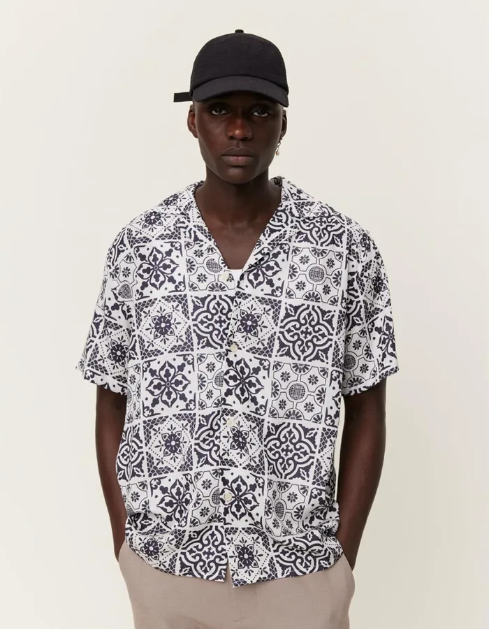 Men Tiles AOP SS Shirt 8211 WhiteBlack Les Deux ShirtsOvershirts