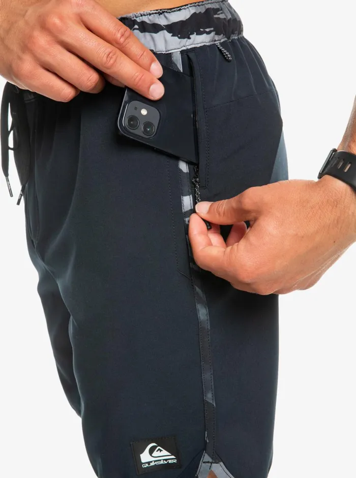 Quiksilver Omni Scallop 17034 Amphibian Boardshorts Black Mens Shorts and Amphibians Quiksilver Omni Scallop 17034 Amphibian Boardshorts Black Mens Shorts and Amphibians