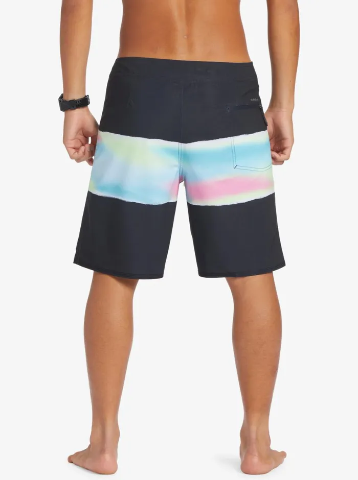 Quiksilver Surfsilk Air Brush 19034 Boardshorts Black Mens Shorts and Amphibians