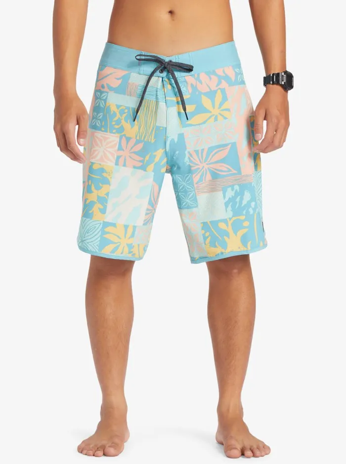 Quiksilver Surfsilk Hawaii Scallop 19034 Boardshorts Reef Waters Mens Shorts and Amphibians Quiksilver Surfsilk Hawaii Scallop 19034 Boardshorts Reef Waters Mens Shorts and Amphibians