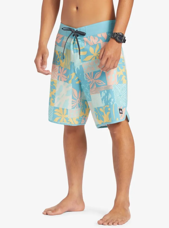 Quiksilver Surfsilk Hawaii Scallop 19034 Boardshorts Reef Waters Mens Shorts and Amphibians Quiksilver Surfsilk Hawaii Scallop 19034 Boardshorts Reef Waters Mens Shorts and Amphibians