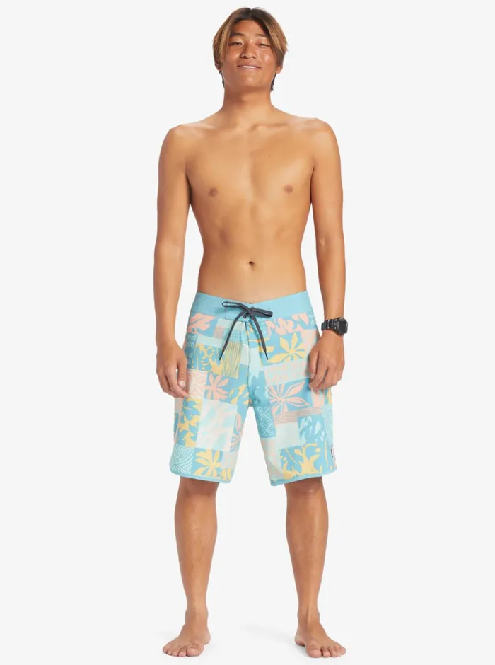 Quiksilver Surfsilk Hawaii Scallop 19034 Boardshorts Reef Waters Mens Shorts and Amphibians Quiksilver Surfsilk Hawaii Scallop 19034 Boardshorts Reef Waters Mens Shorts and Amphibians