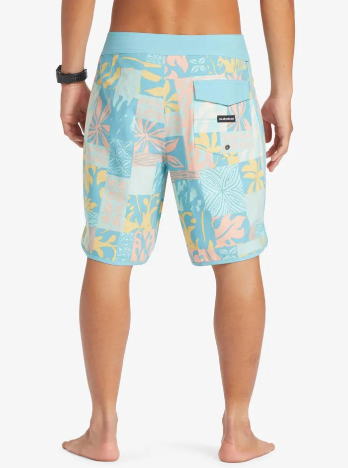 Quiksilver Surfsilk Hawaii Scallop 19034 Boardshorts Reef Waters Mens Shorts and Amphibians Quiksilver Surfsilk Hawaii Scallop 19034 Boardshorts Reef Waters Mens Shorts and Amphibians