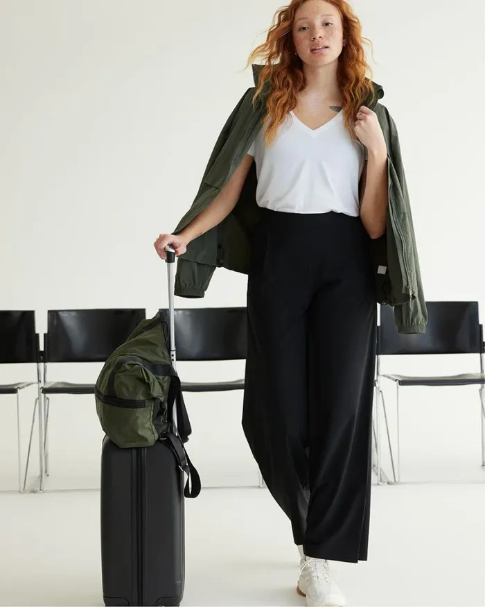 RWandCO Activewear WideLeg Pant 8211 Hyba 8211 Petite 124 Petite 124 Reitmans Black 8211 Women
