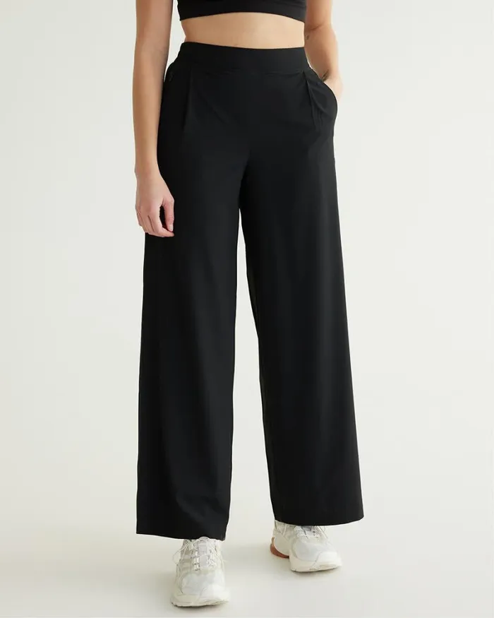 RWandCO Activewear WideLeg Pant 8211 Hyba 8211 Petite 124 Petite 124 Reitmans Black 8211 Women