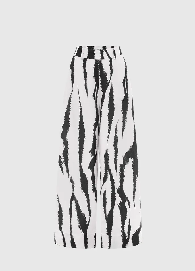 Shelley Pants 8211 Tiger Print in White Two Piece Sets LEO LIN Women