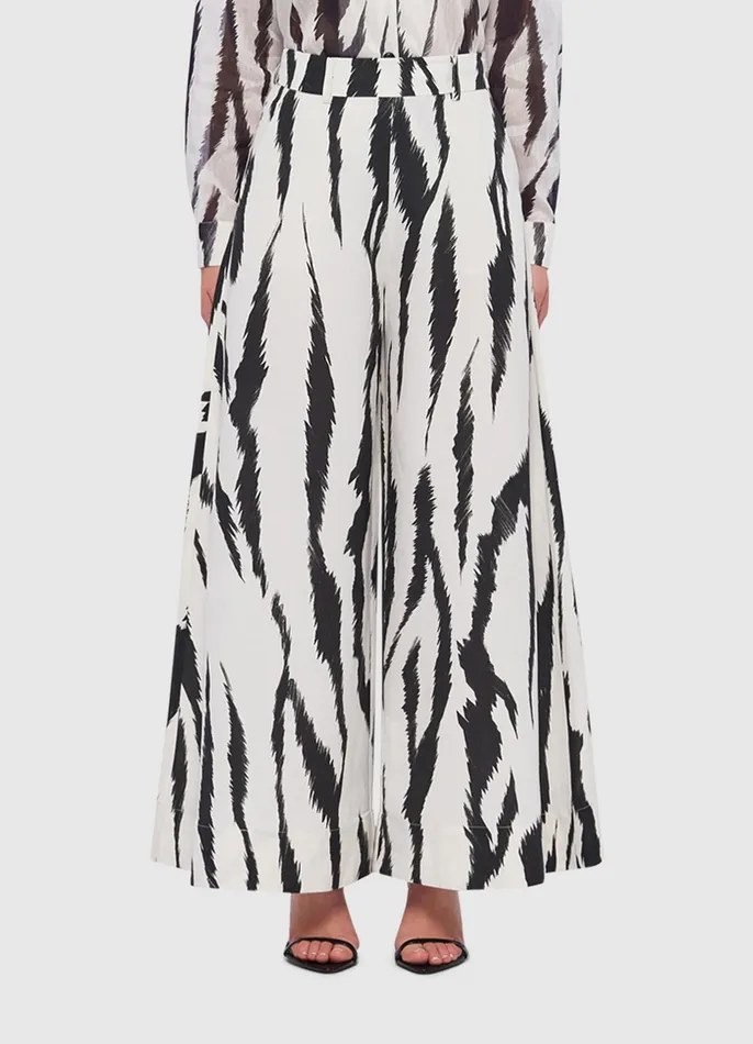 Shelley Pants 8211 Tiger Print in White Two Piece Sets LEO LIN Women