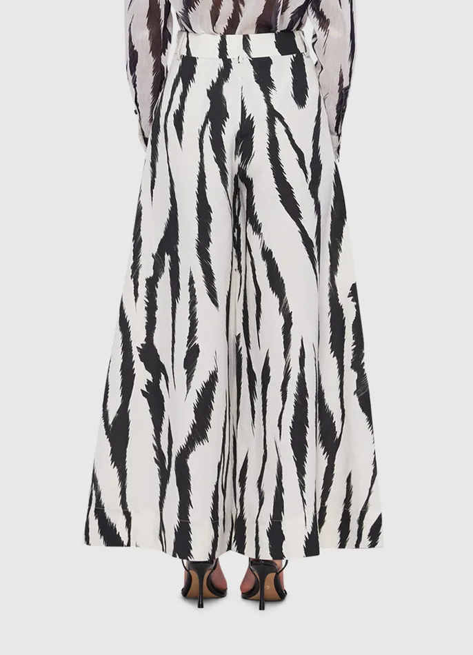 Shelley Pants 8211 Tiger Print in White Two Piece Sets LEO LIN Women