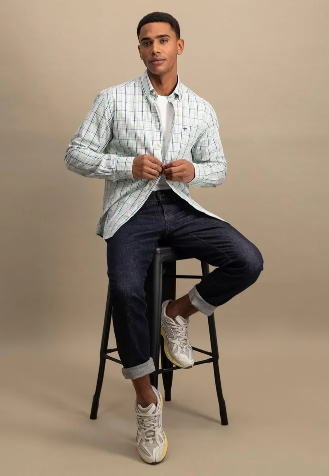 Shirts Men FYNCHHATTON Checked Cotton Shirt With Buttondown Collar Turf Greenpoppy Redpee