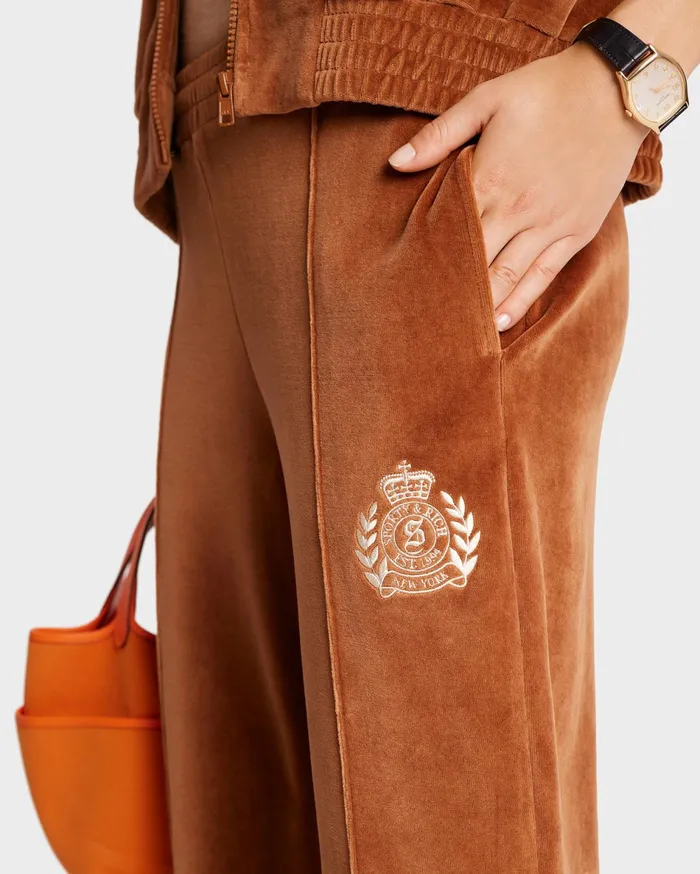 Sporty and Rich Sweatpants Women NY Crest Velour Track Pant 8211 TobaccoCream