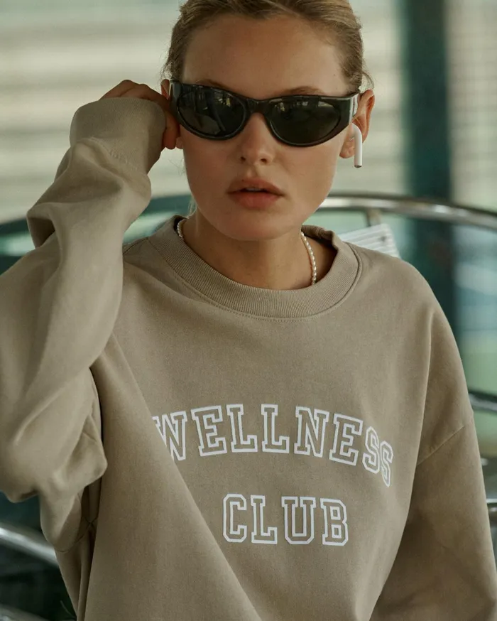 Sporty and Rich Sweatshirts Women Wellness Club Flocked Crewneck 8211 ElephantWhite