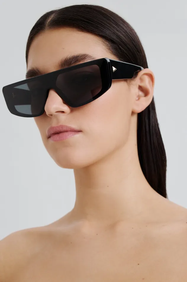 ST FLAT TOP II SUNGLASSES BLACK Women Eyewear Scanlan Theodore
