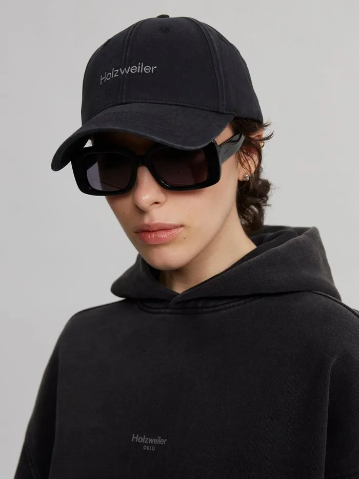 Sunglasses WomenMen Holzweiler Asta Frame Black
