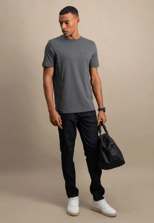 Tshirts Men FYNCHHATTON Basic Tshirt With A Round Neckline Whitepacificmidnightasphaltnavyblack
