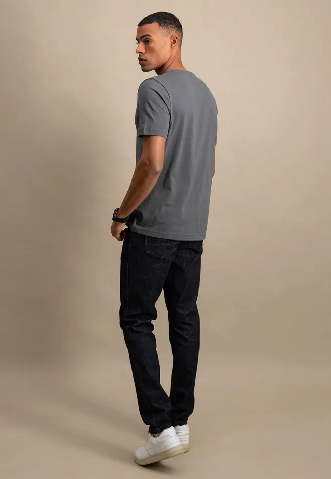Tshirts Men FYNCHHATTON Basic Tshirt With A Round Neckline Whitepacificmidnightasphaltnavyblack