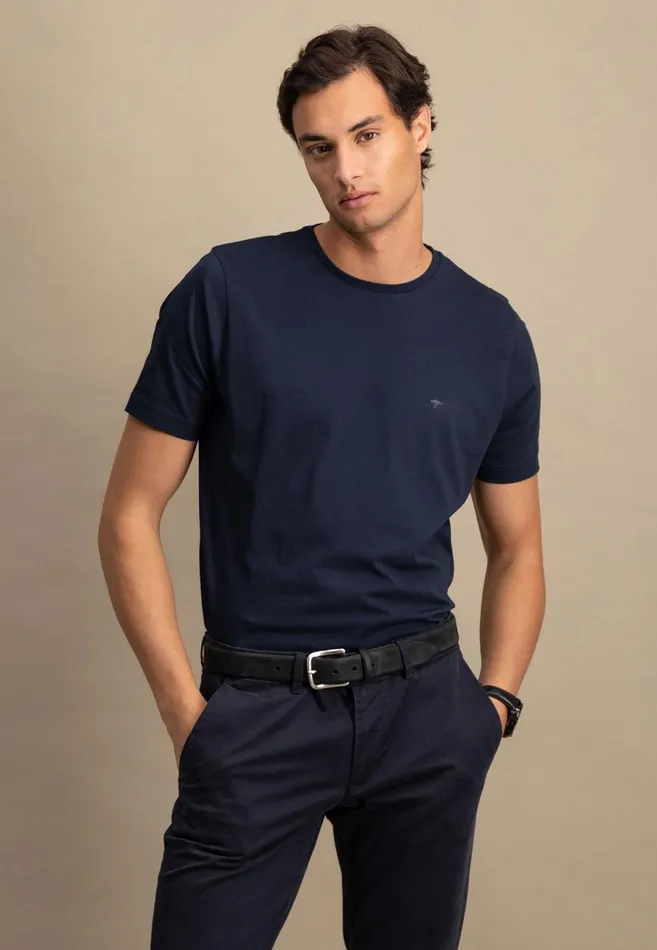 Tshirts Men FYNCHHATTON Basic Tshirt With A Round Neckline Whitepacificmidnightasphaltnavyblack