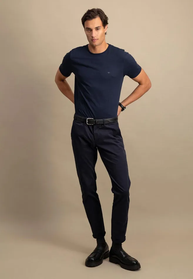 Tshirts Men FYNCHHATTON Basic Tshirt With A Round Neckline Whitepacificmidnightasphaltnavyblack