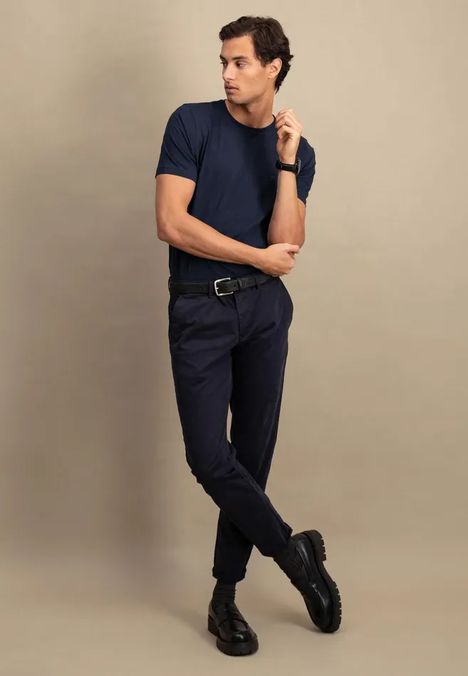 Tshirts Men FYNCHHATTON Basic Tshirt With A Round Neckline Whitepacificmidnightasphaltnavyblack