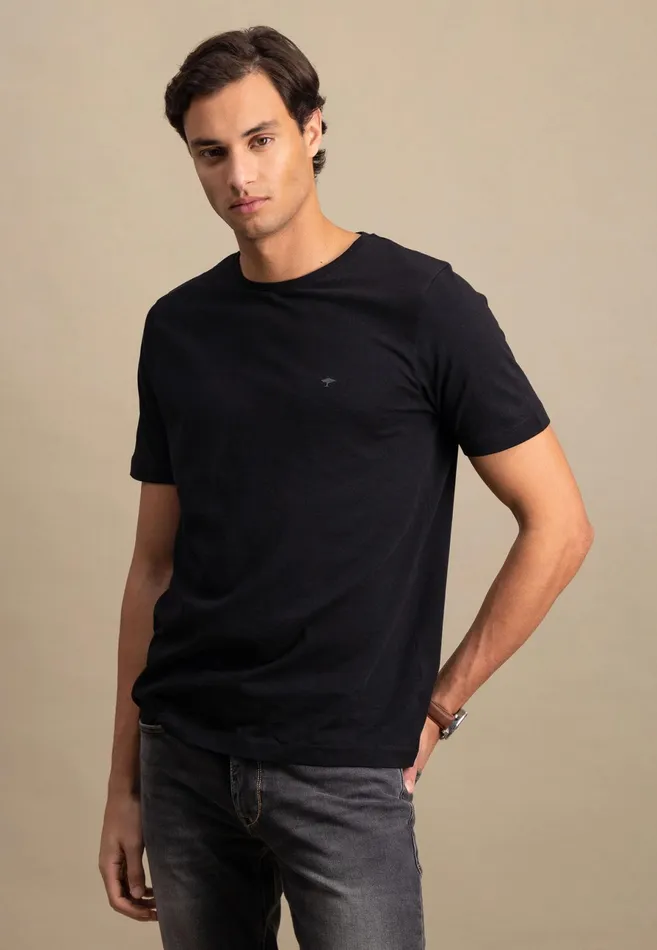 Tshirts Men FYNCHHATTON Basic Tshirt With A Round Neckline Whitepacificmidnightasphaltnavyblack
