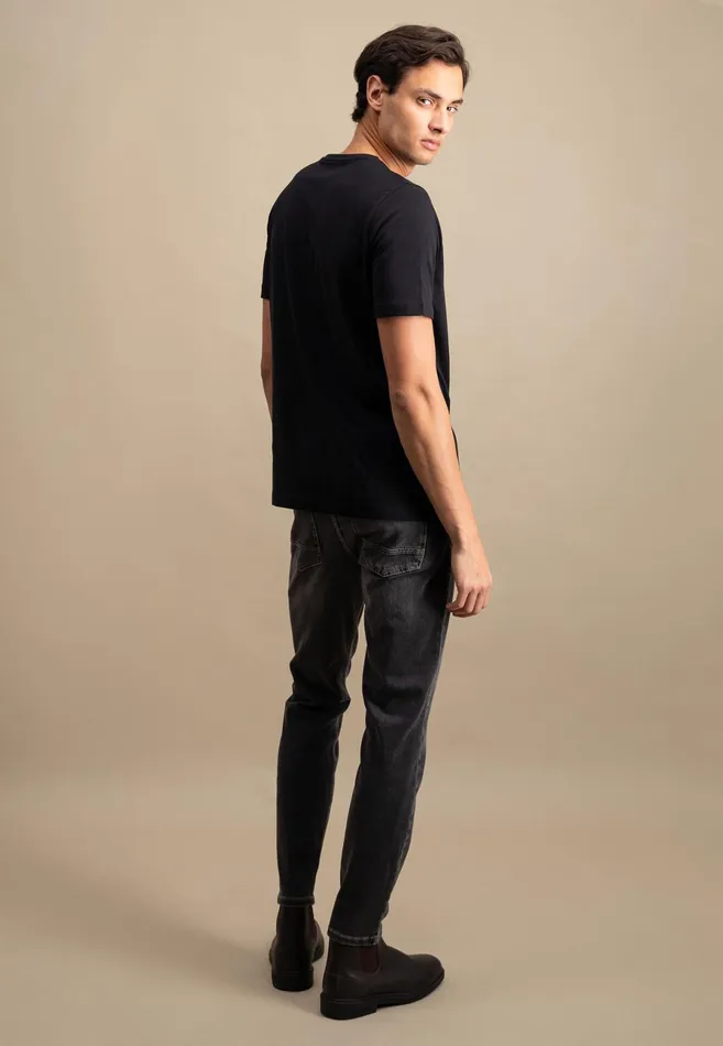 Tshirts Men FYNCHHATTON Basic Tshirt With A Round Neckline Whitepacificmidnightasphaltnavyblack