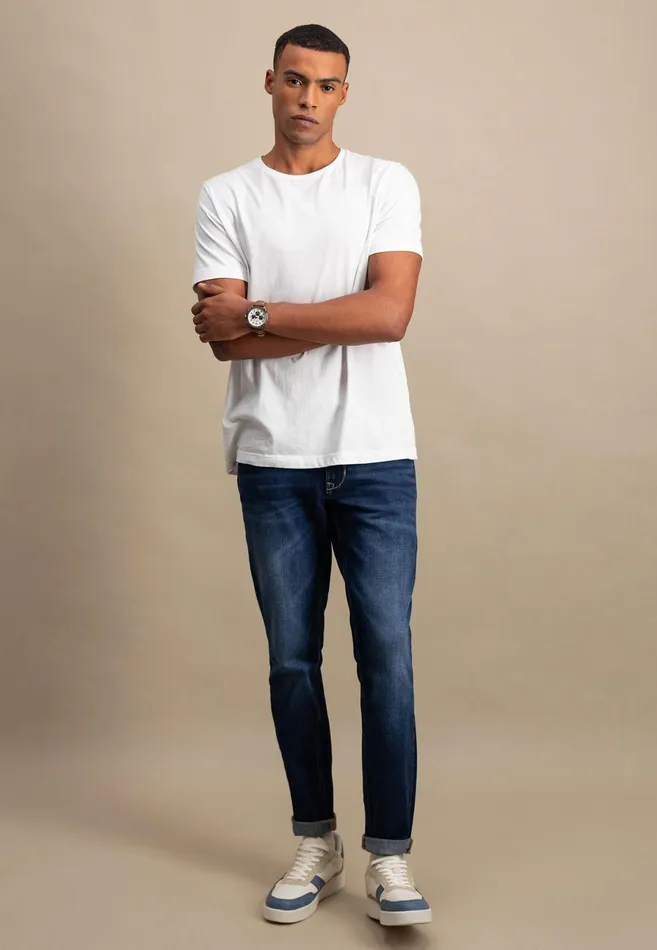 Tshirts Men FYNCHHATTON Basic Tshirt With A Round Neckline Whitepacificmidnightasphaltnavyblack