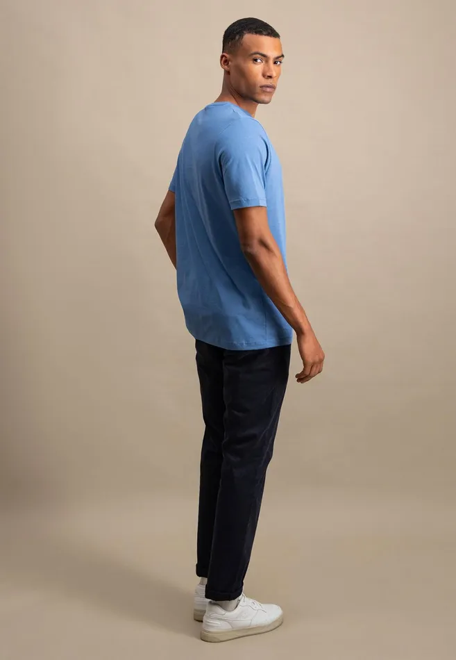 Tshirts Men FYNCHHATTON Basic Tshirt With A Round Neckline Whitepacificmidnightasphaltnavyblack