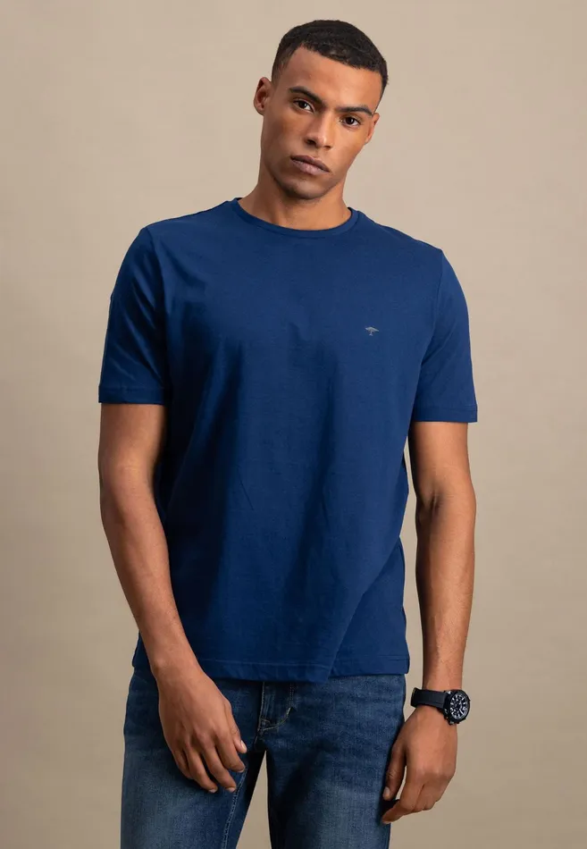 Tshirts Men FYNCHHATTON Basic Tshirt With A Round Neckline Whitepacificmidnightasphaltnavyblack