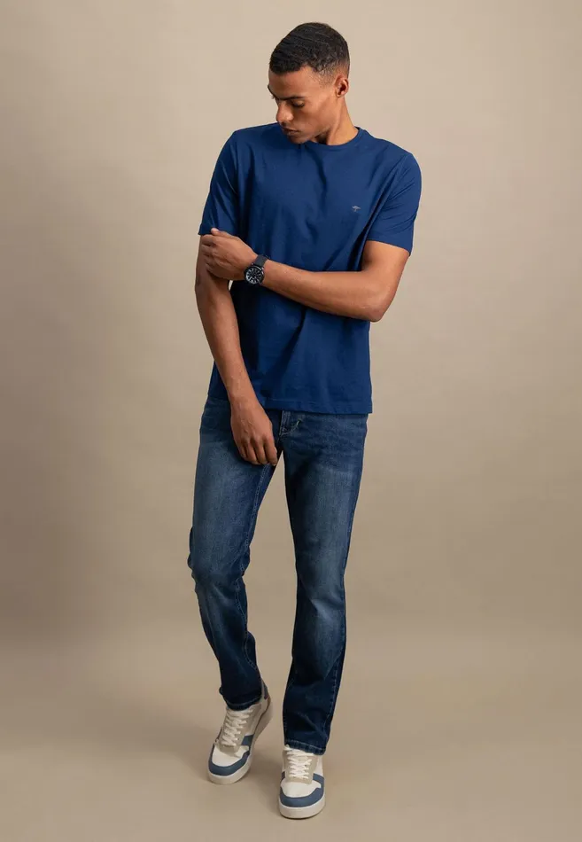 Tshirts Men FYNCHHATTON Basic Tshirt With A Round Neckline Whitepacificmidnightasphaltnavyblack
