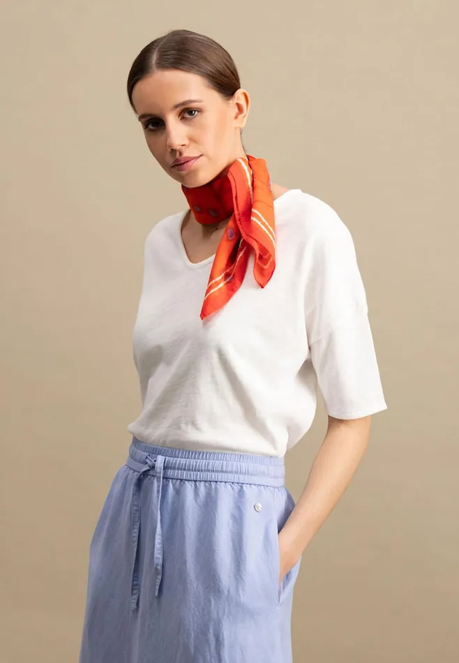 Tshirts Women FYNCHHATTON Tshirt With A Stalk Cut In Plain Colors Milksummer Redfresh Rose Tshirts Women FYNCHHATTON Tshirt With A Stalk Cut In Plain Colors Milksummer Redfresh Rose