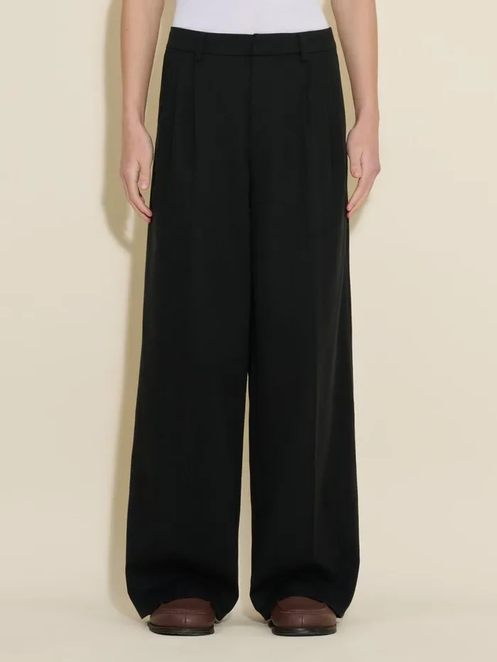 Trousers and Shorts Men Holzweiler Lan Pleat Trousers Black