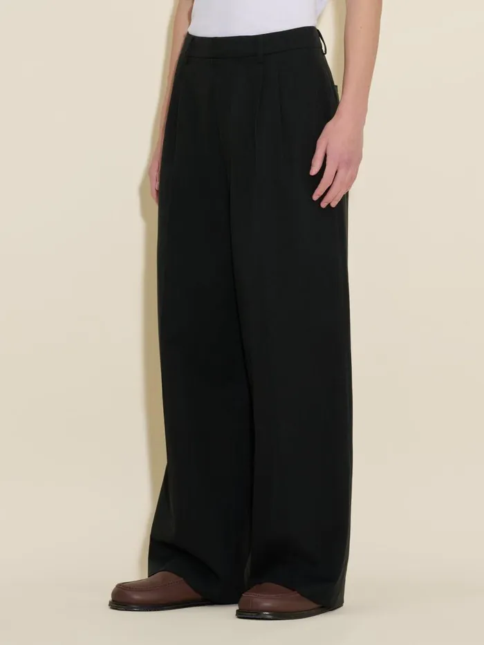 Trousers and Shorts Men Holzweiler Lan Pleat Trousers Black