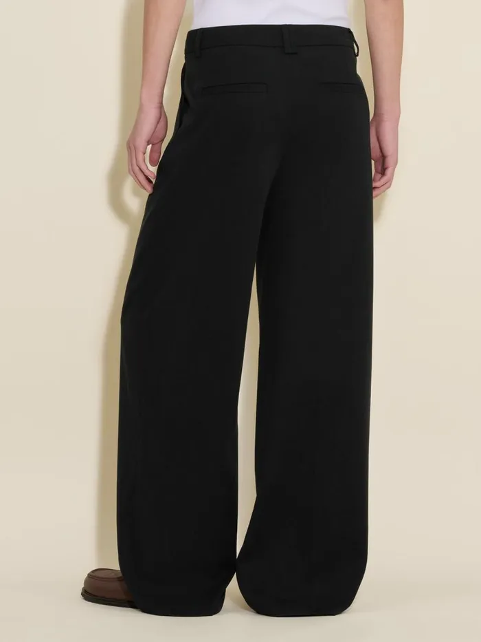 Trousers and Shorts Men Holzweiler Lan Pleat Trousers Black