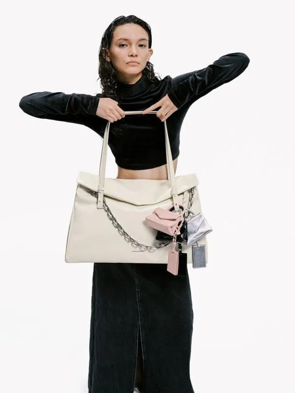 Women Andromeda ChunkyChain Trapeze Xl Tote Bag 8211 Cream CHARLES and KEITH Slouchy Bags