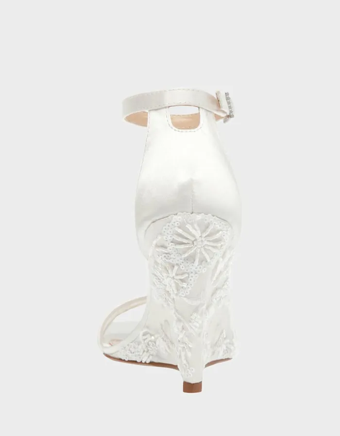 Women IVAN IVORY Ivory Betsey Johnson Women IVAN IVORY Ivory Betsey Johnson
