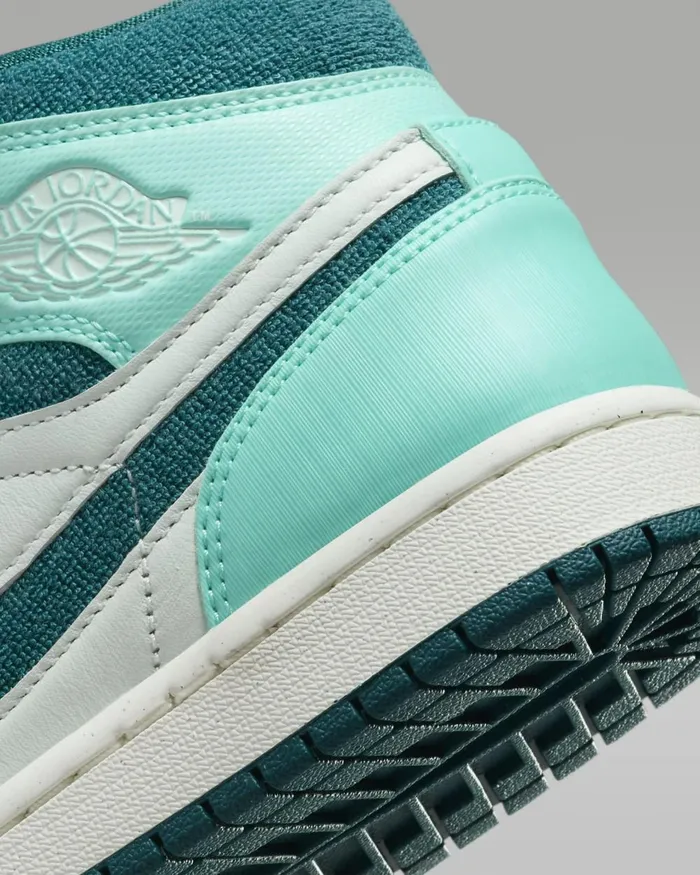 Women Nike All Shoes Air Jordan 1 Mid SE Bleached Turquoisebarely Greensailsky J Teal