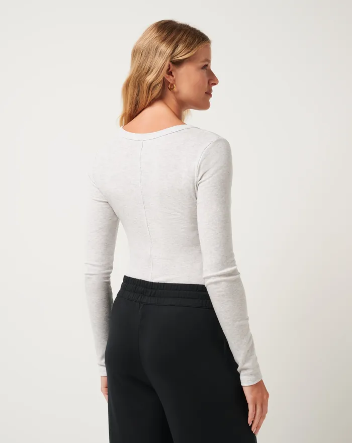 Women Shirts and Tops TravisMathew CLOUD RIB LONG SLEEVE TOP Heather Light Grey Women Shirts and Tops TravisMathew CLOUD RIB LONG SLEEVE TOP Heather Light Grey