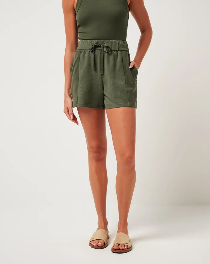 Women Shorts TravisMathew CLOUD TERRY RIB SHORT Heather Clover