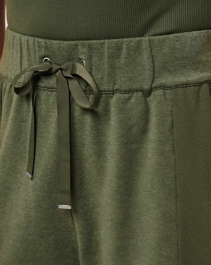 Women Shorts TravisMathew CLOUD TERRY RIB SHORT Heather Clover